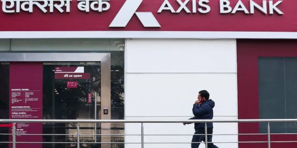 Axis Bank share price drops 7% after disappointing Q1 FY26 results and rising NPAs