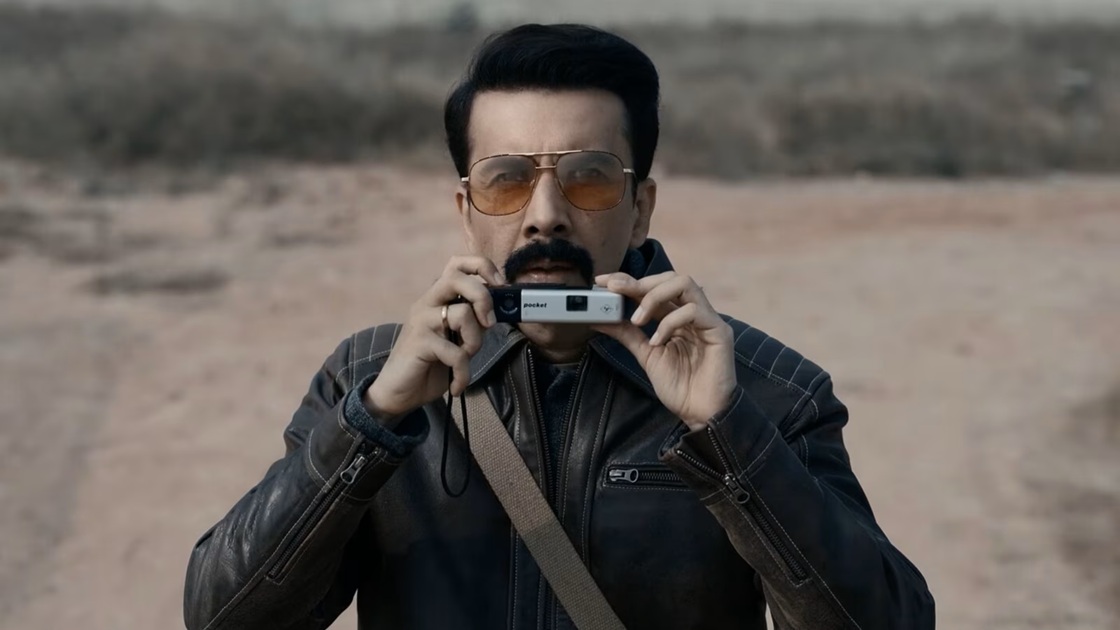 Salakaar Season 1 review poster showing young and older Adhir Dayal from the JioHotstar spy thriller spanning 1978 and 2025.